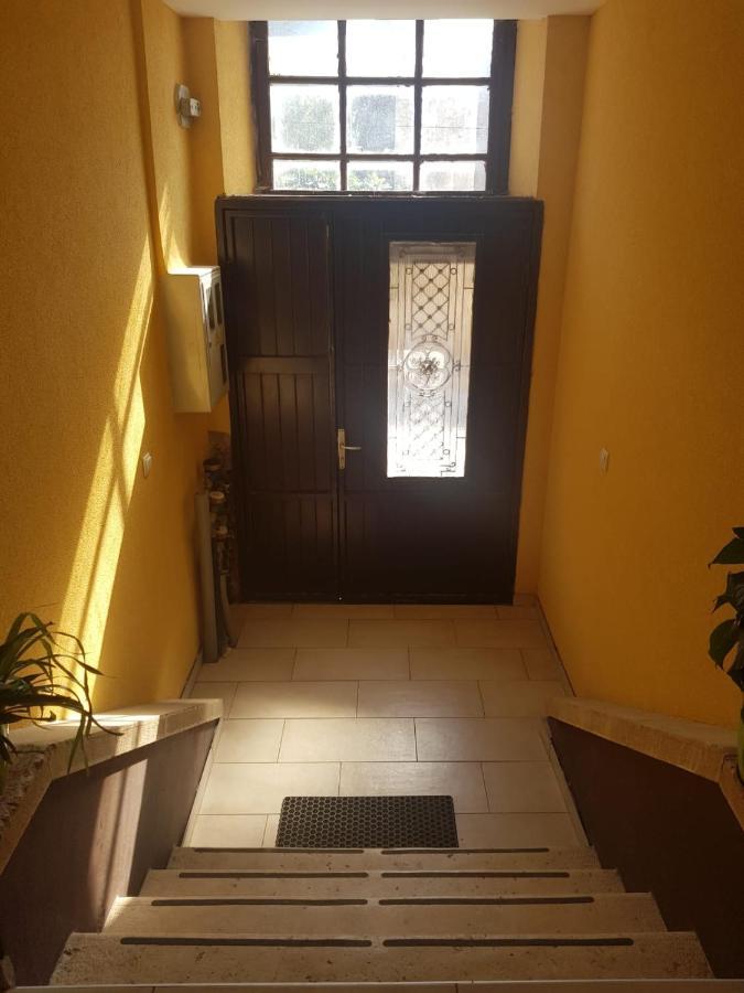 Apartment Melrose With Terrace